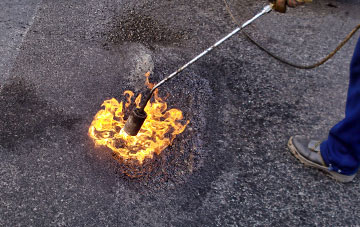 Dangerous Corner flat roofing repairs